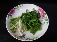 青蒜炒羊血的做法步骤2