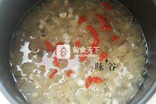 芡实薏米银耳羹的做法步骤：6