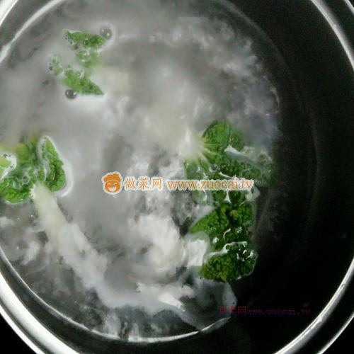 葱香红油拌面的做法