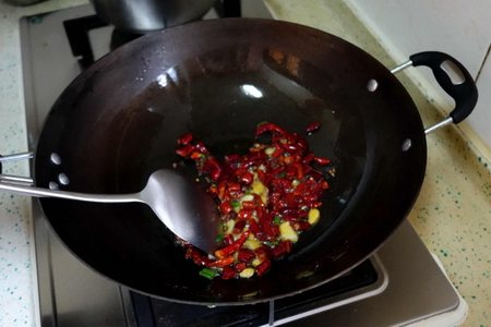 蜜桃香辣肉丁的做法步骤8