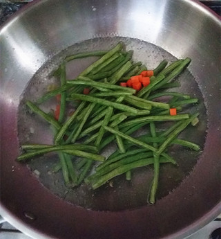 嘎嘎多牦牛肉酱豇豆的做法步骤：6