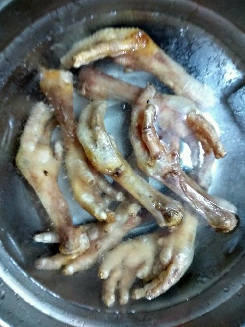 广式虎皮鸡爪的做法