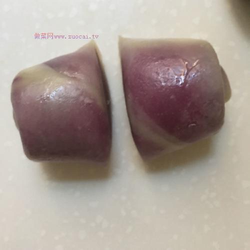 紫薯蛋黄酥的做法