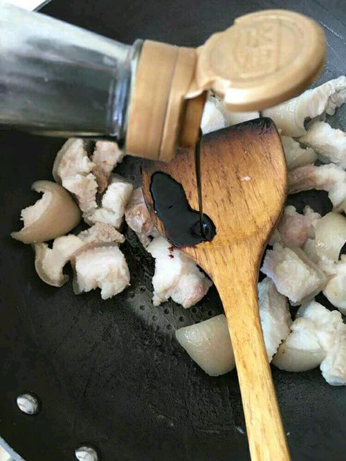 肘子肉焖黄豆的做法