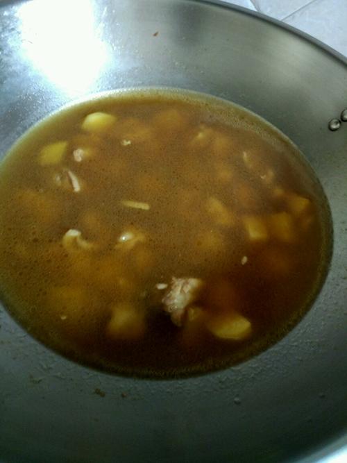 黄焖鸡腿的做法