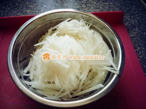 葱油萝卜丝的做法
