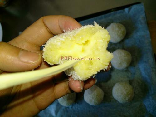 椰香拉丝土豆球的做法