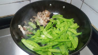 五花肉炒油豆角的做法步骤6