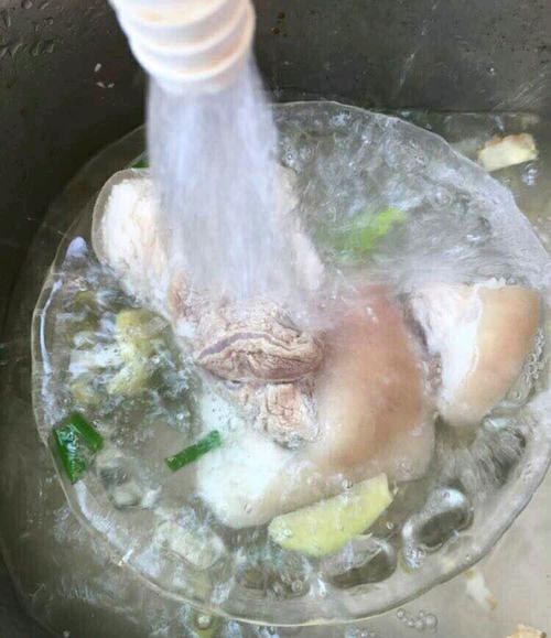肘子肉焖黄豆的做法