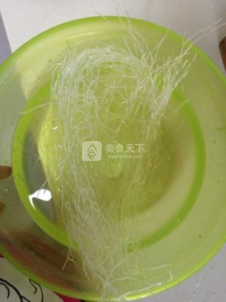 蒜蓉粉丝蒸扇贝的做法步骤：2