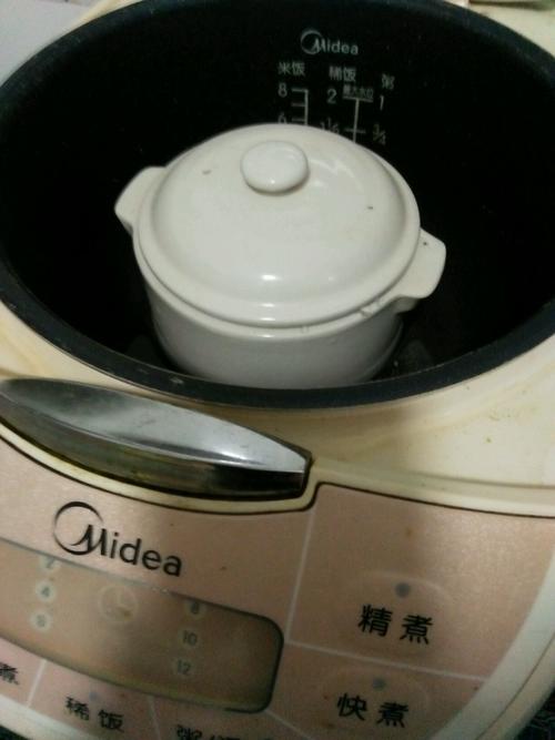 冰糖红枣炖燕窝的做法