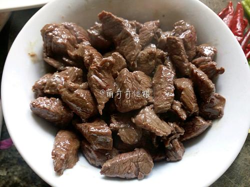 酱爆牛肉粒的做法
