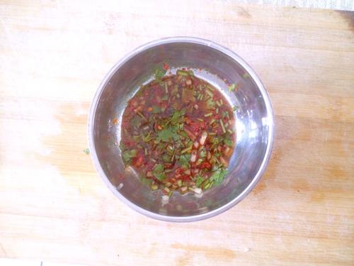 韭菜鸡蛋木耳火腿饺子的做法