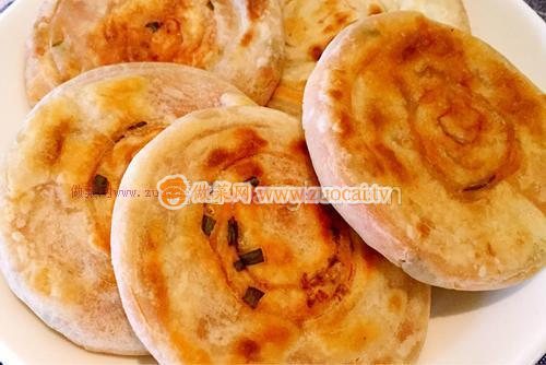 玫瑰腐乳葱花烫面饼的做法
