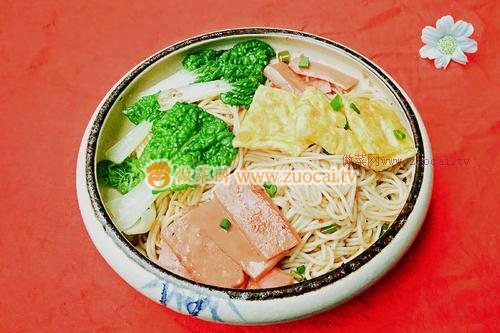 葱香红油拌面的做法
