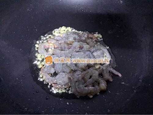 西兰花炒虾仁的做法